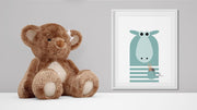 Cuadro decorativo de oveja azul Cuadro de animal pintado a mano Decoración de pared con marco de madera Cuadro artístico de 28x35 cms Arte en vidrio antirreflectante Oveja azul en cuadro decorativo Cuadro pintado a mano de Bobby Decoración infantil con oveja azul Cuadro de arte para habitación Cuadro de oveja con maria luisa